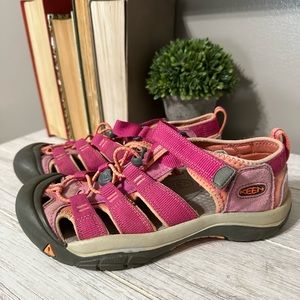 Big Kids Size 4 Keen Sandals